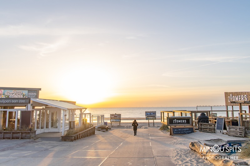 koffiedrinken-op-het-strand-c1d0d42f-d0f4-40e5-8ec9-bd91cbe83bf0