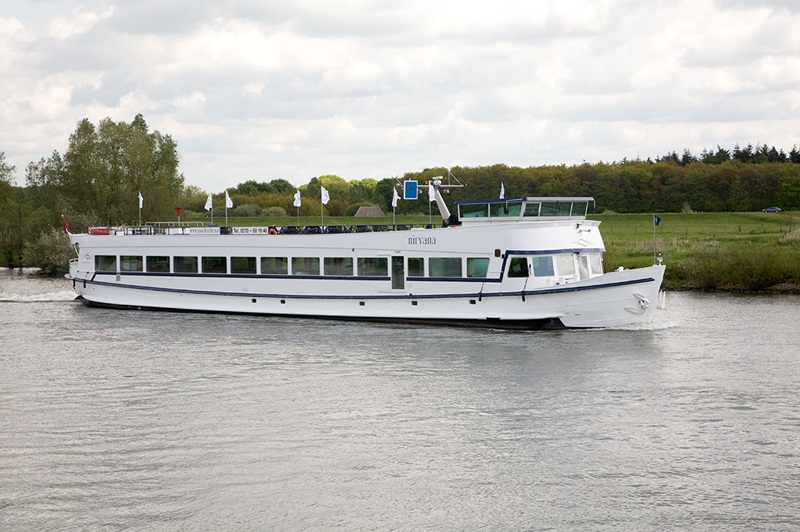 we-gaan-weer-varen-met-de-nirvana-77a113cb-e843-40f5-916d-f74d77096948