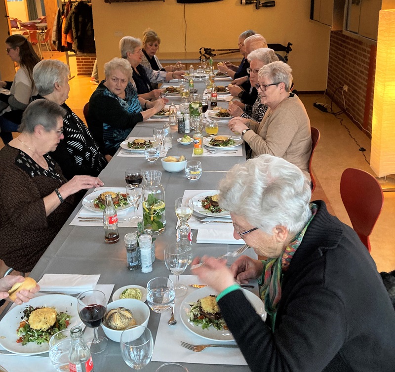 uiteten-met-de-zonnebloem-afdeling-geleen-417c376a-33d2-45b9-a320-9739bb42f8a7