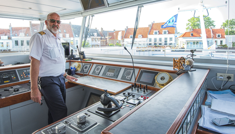 Kapitein in de stuurhut