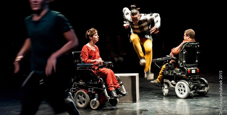 Holland Dance maakt voorstelling PITSTOP met inclusiedans en in plaats van rolstoeldansen