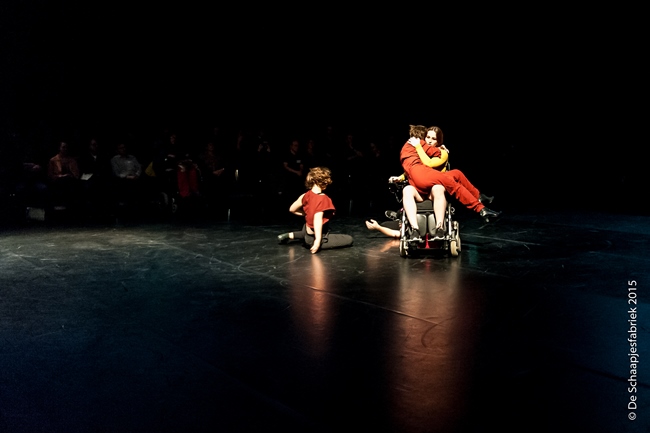 Holland Dance maakt voorstelling PITSTOP met inclusiedans en in plaats van rolstoeldansen