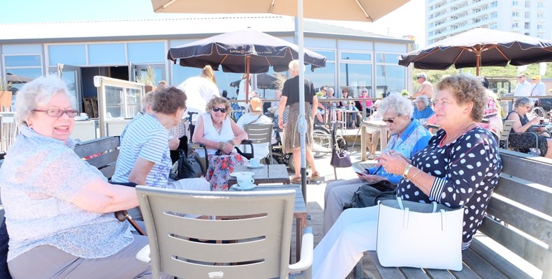 stranduitje naar Zandvoort van afdeling Amsterdam-West