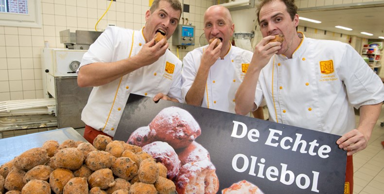 Bakker met oliebollen