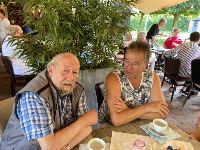 Samen aan 'n lekker bakkie ☕