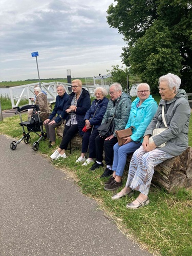 Samen wachten op vertrek