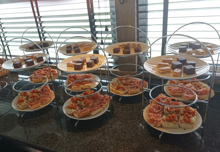 Genieten van lekkers.....