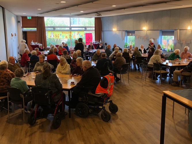 een zaal vol