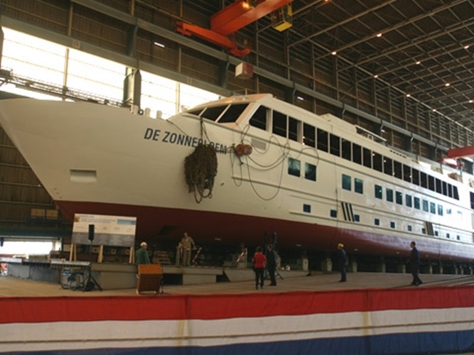 ms de Zonnebloem in de scheepswerf