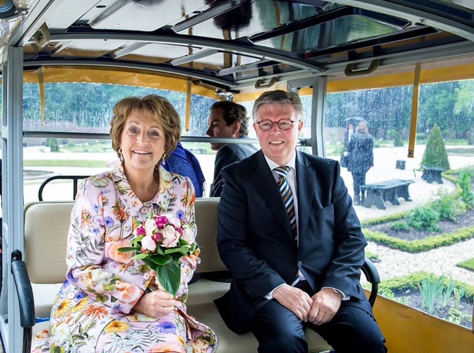 Introductie pendelbusje met Prinses Margriet en directeur Noud van Rooij