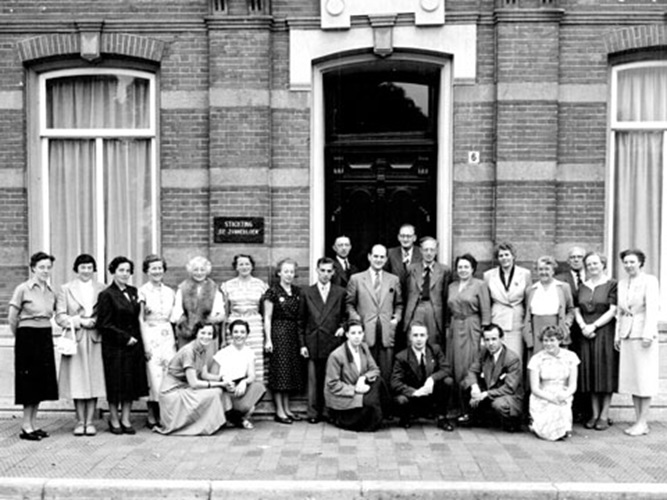 Alex van Wayenburg, de medewerkers en de centrale posten voor het Landelijk kantoor in Breda