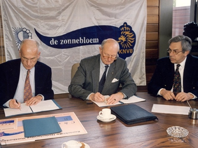 Ondertekening samenwerking Zonnebloem en KNVB