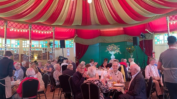 2024-de-spiegeltent9jpg