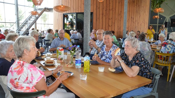 lunch-vineyard-1jpg