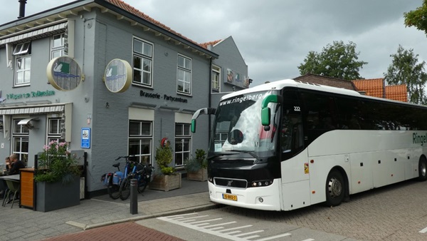 bus-met-restaurantjpg