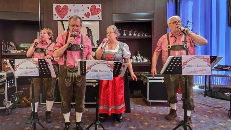 1-alleen-hollands-in-lederhosen-080325jpg