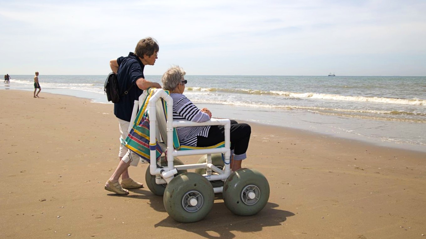 Strandrolstoel Zonnebloem afdeling Leersum