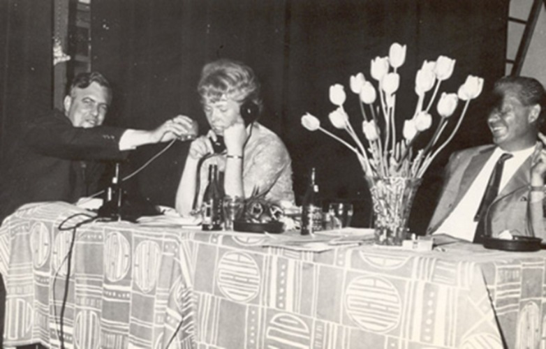 Gerrit Gommans, campagneleider, met het belteam
